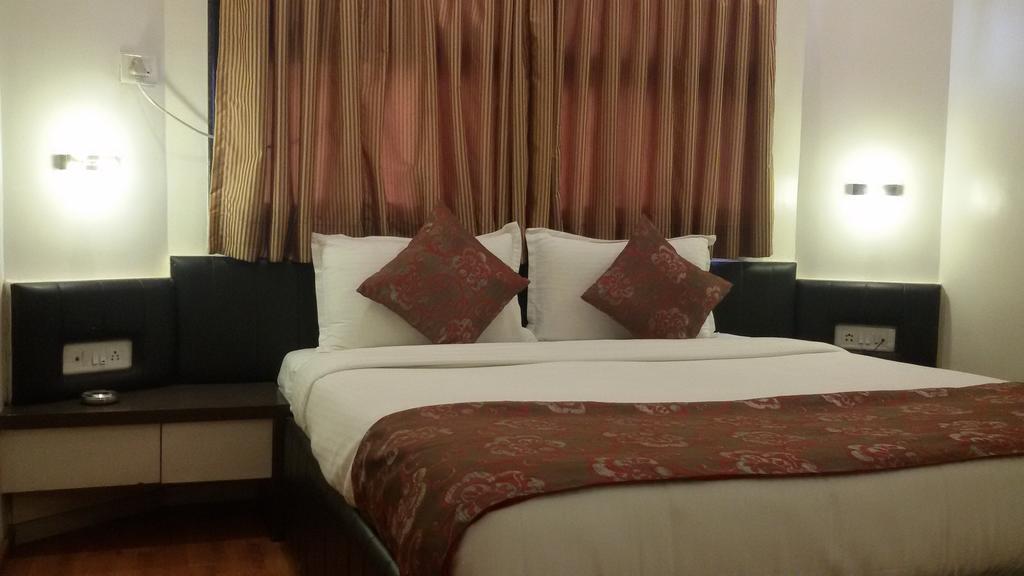 Hotel Vijay Residency Aurangábád Kültér fotó
